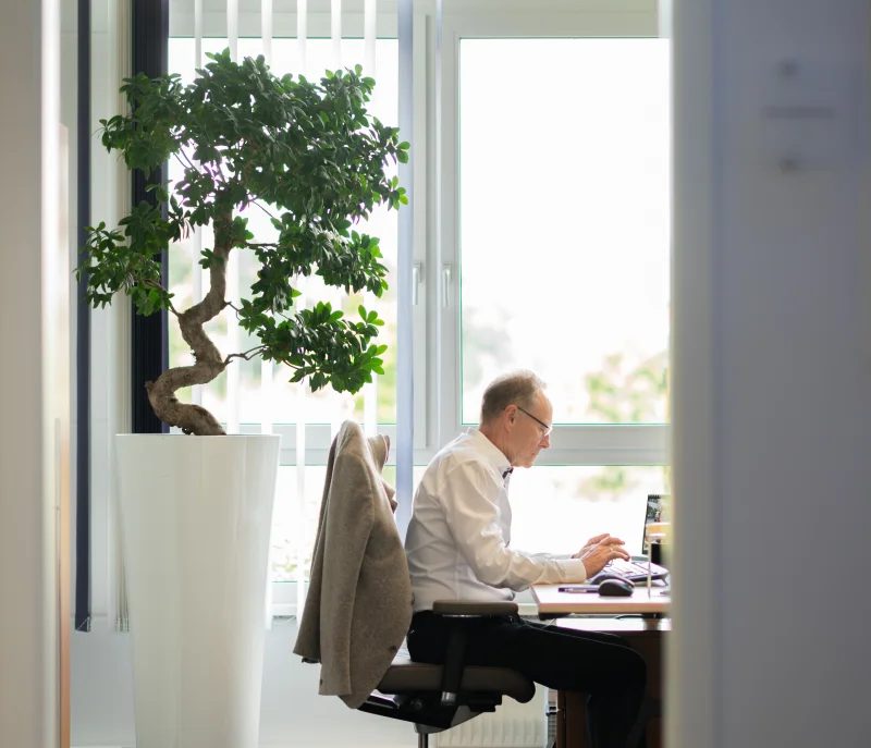 Mitarbeiterfotos im Arbeitsumfeld - Firmenfotografie Franken